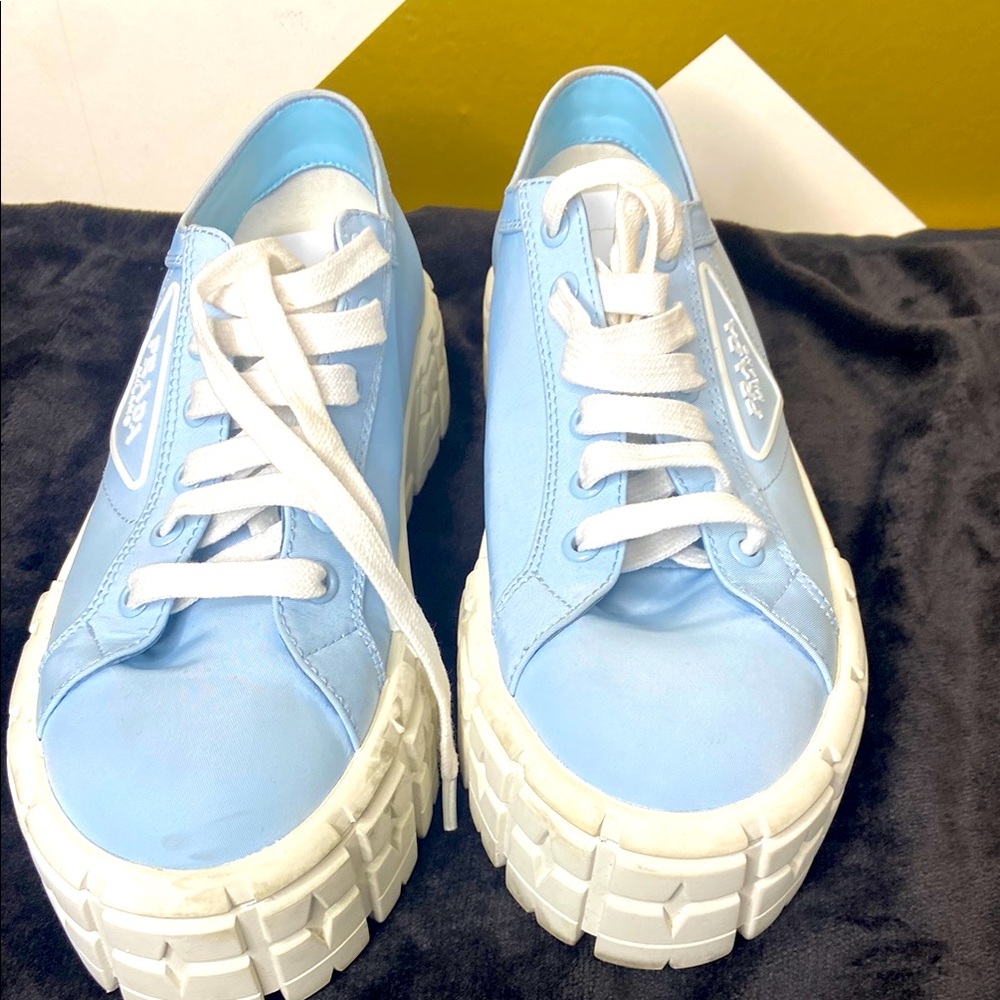 Stylish Blue Platform Sneakers